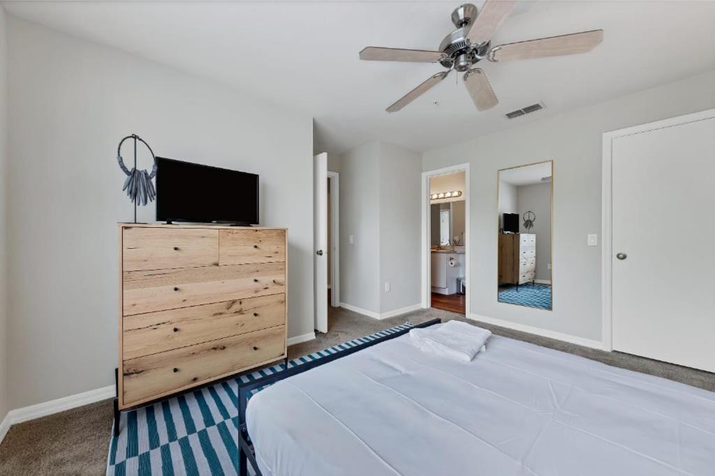 Designed 2Br With Balcony Pool And Gym Bradenton Exterior foto